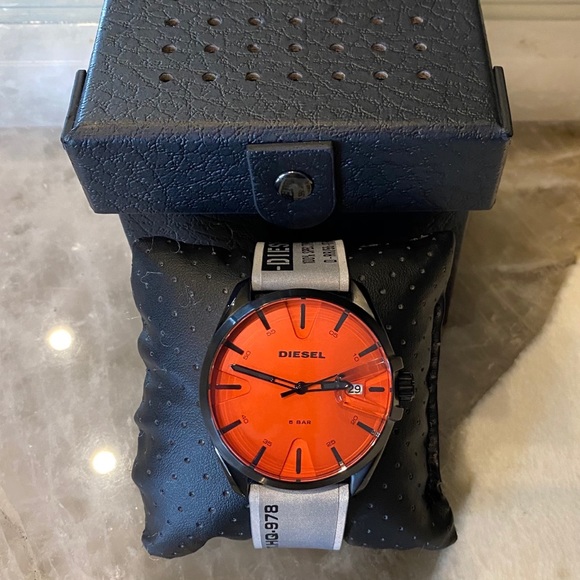 Diesel DZ1931 MS9 Three-Hand 44mm Men’s Watch - Picture 4 of 7